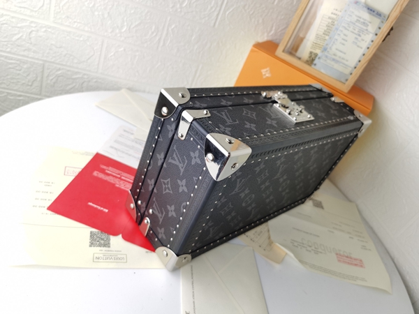 ルイヴィトンバッグ素材ディテール